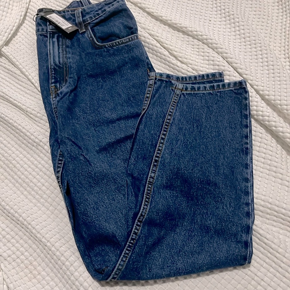 NWT- PrettyLittleThing- 4. Mom Jean